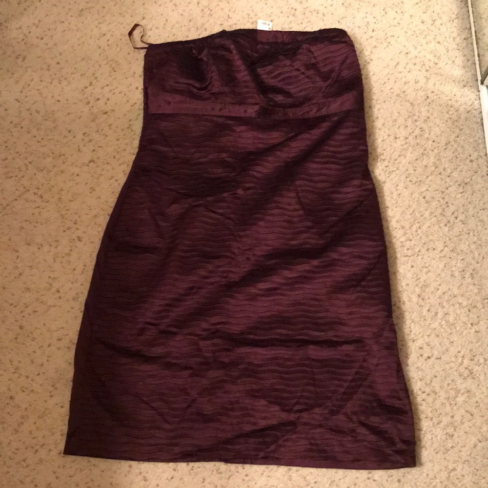 The limited strapless burgundy red dress NWT 14
